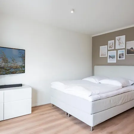 Pier 67 Kleine Perle Neustadt *