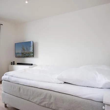 Pier 67 Kleine Perle Neustadt