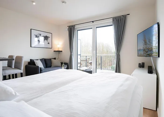 Pier 67 Kleine Perle Neustadt * Roge